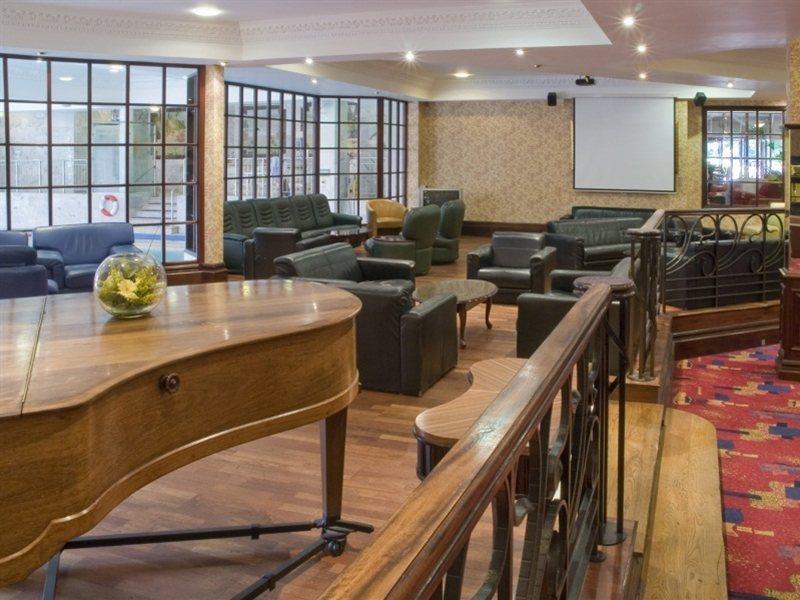 Royal Court Hotel & Spa Coventry Kültér fotó